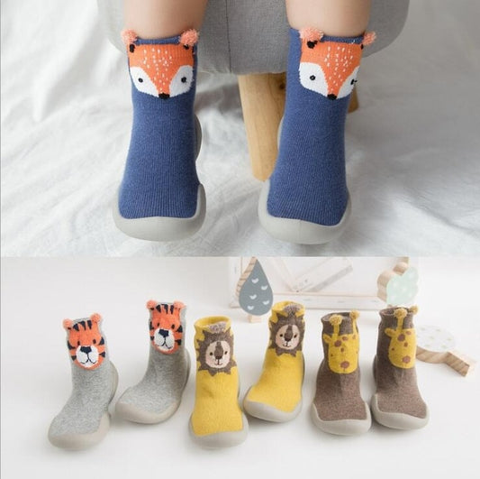 Flexible vs. Hard-Soled Toddler Shoes: Which One Will Keep Your Little One's Feet Happy and Healthy?
